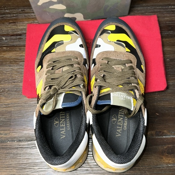 Valentino Mens Rockrunner in Yellow Camo! Size 42(9). In Great Condition! - Picture 7 of 12